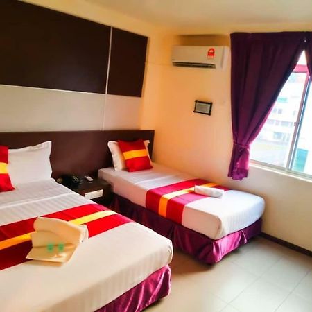 City Inn Кучинг Екстериор снимка