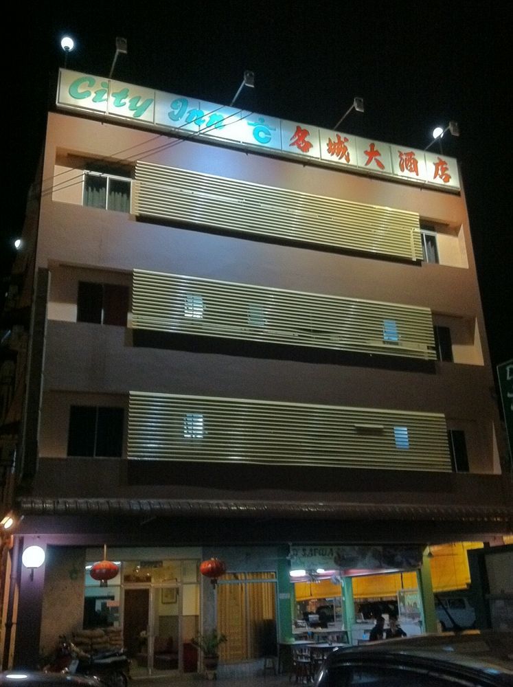 City Inn Кучинг Екстериор снимка