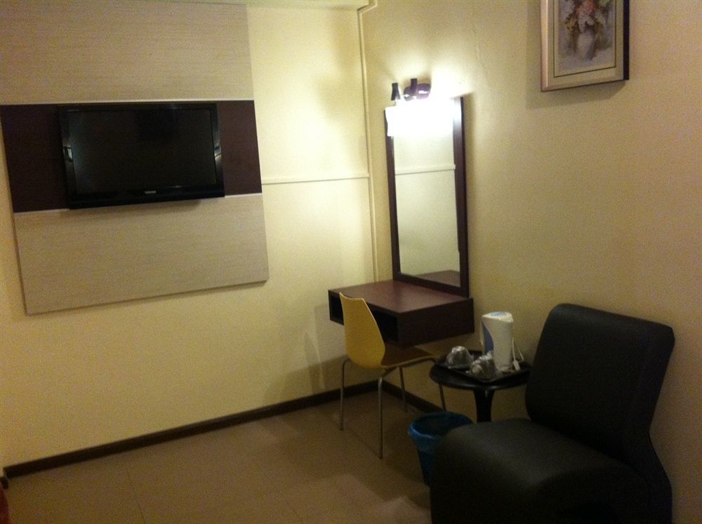 City Inn Кучинг Екстериор снимка