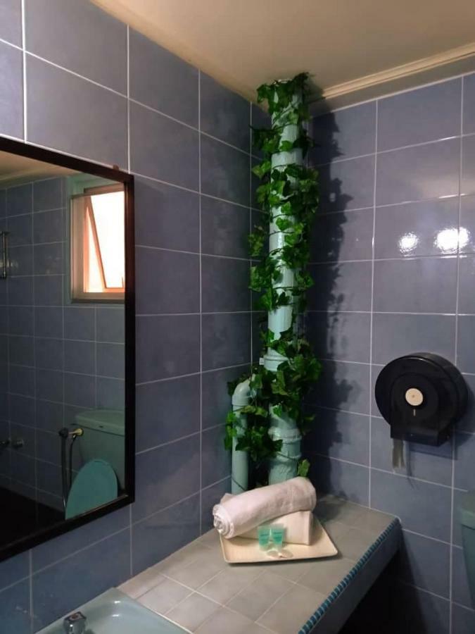 City Inn Кучинг Екстериор снимка