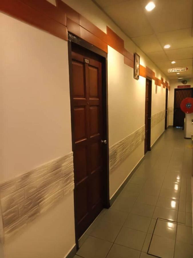 City Inn Кучинг Екстериор снимка