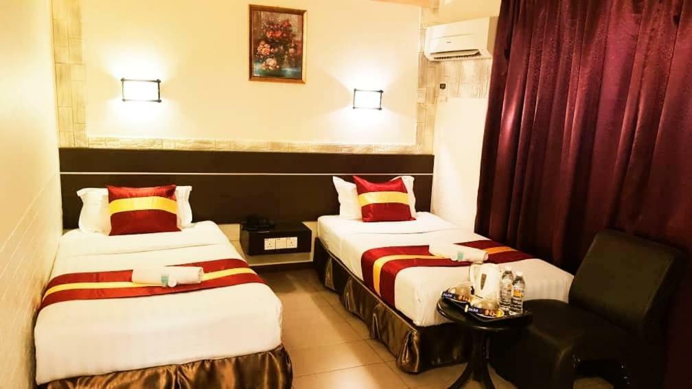 City Inn Кучинг Екстериор снимка